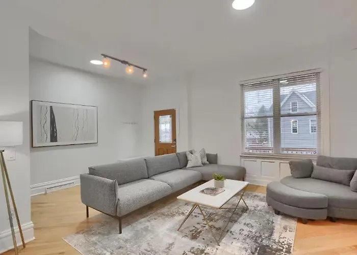 Modern &Spacious 4Bd House In Pittsburgh With Parking